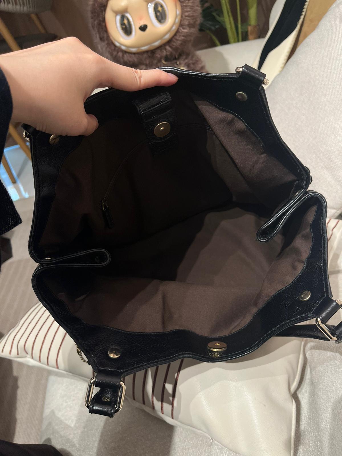 Gucci shoulder bag  100%Authentic,95%new✅dust bag 