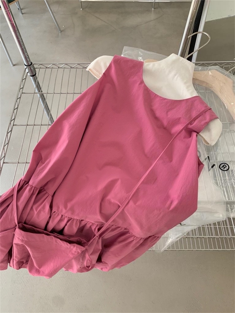Agnes Puffy Dress free small crossbody bag 韩系减龄甜美背心花苞连衣裙配送🎁同色包包 ( 3 colours )