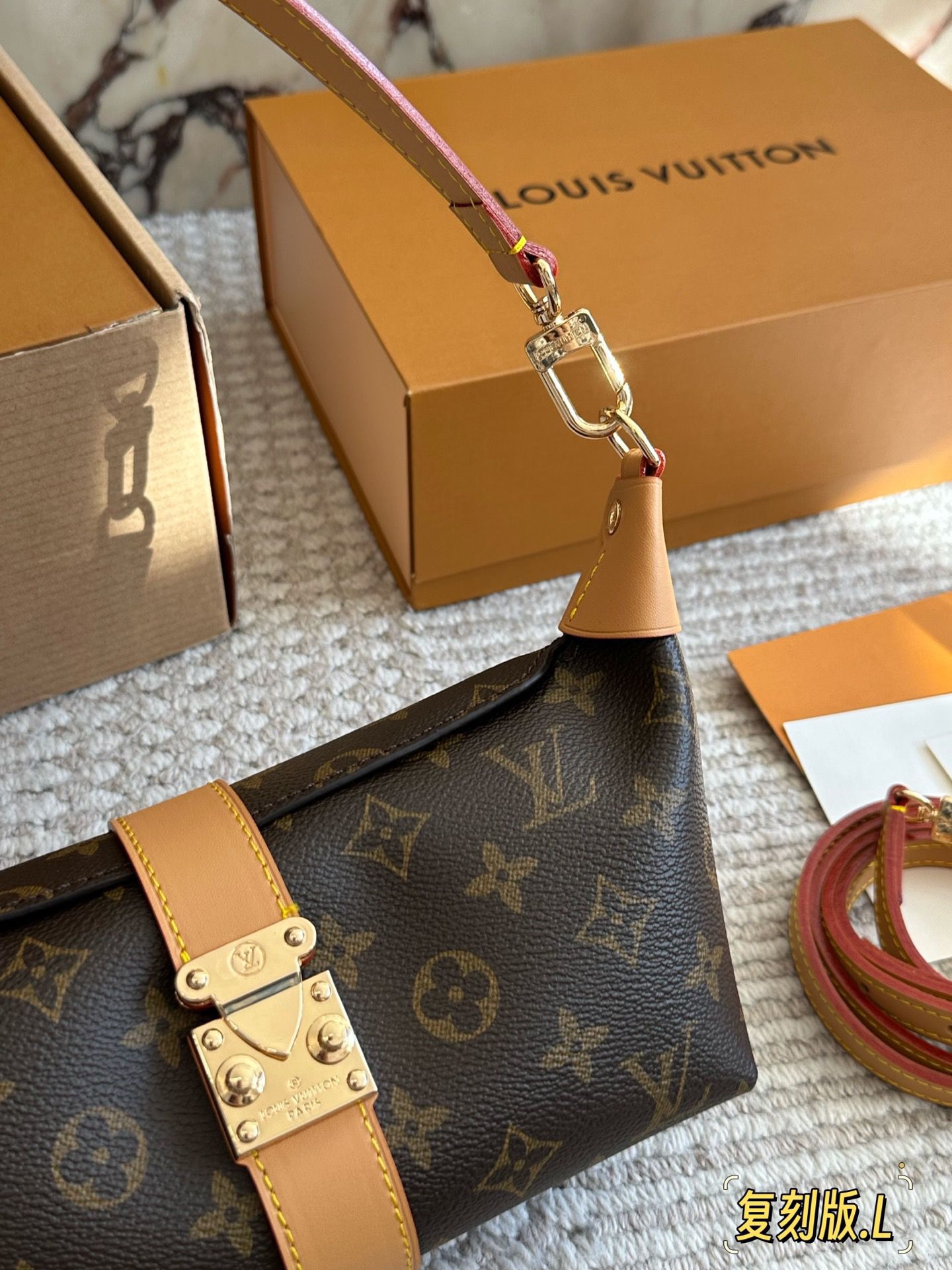 原單* LV 新款 MIA餃子包$588