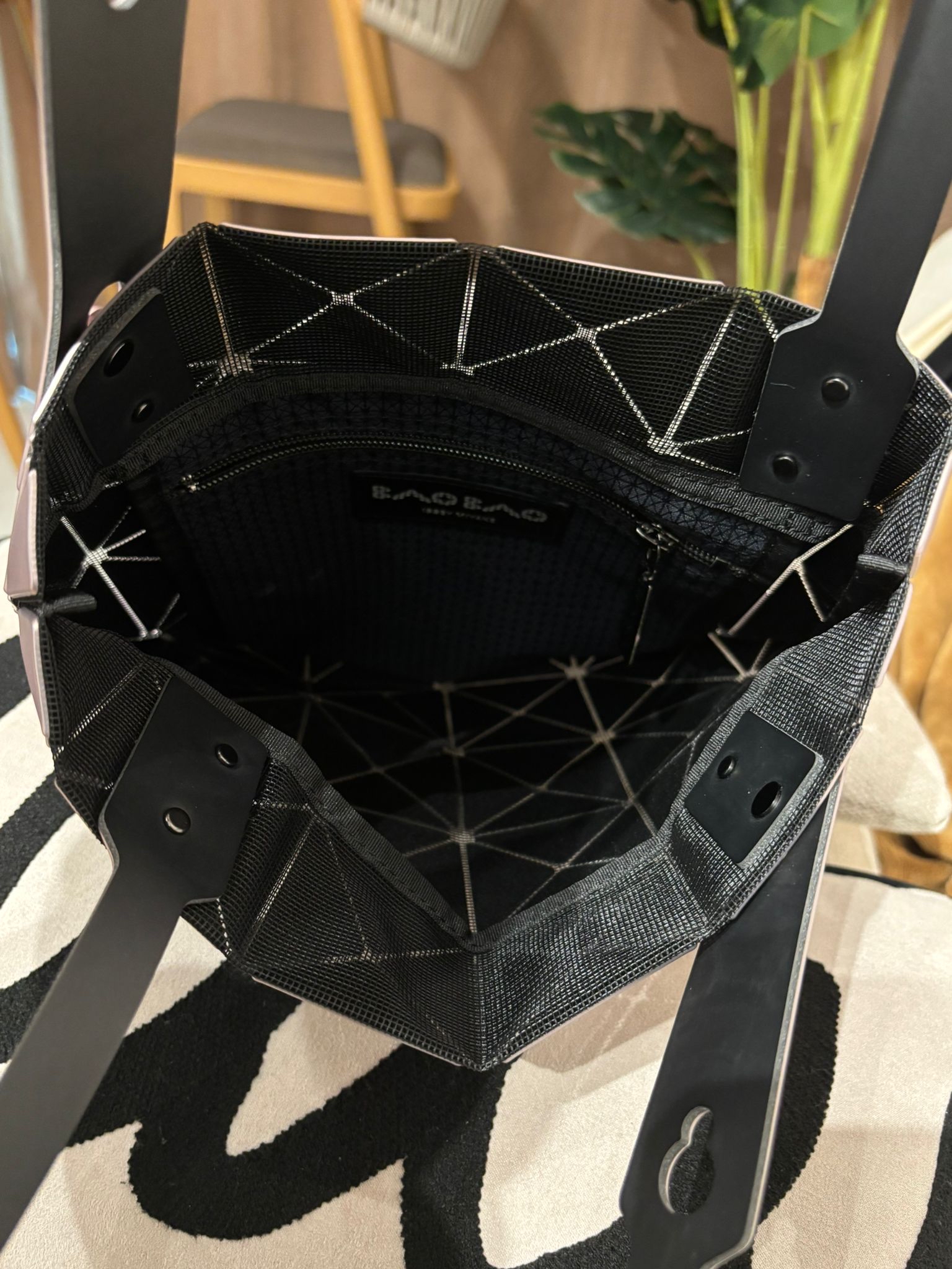ISSEY MIYAKE BAO BAO LUCENT BOXY tote bag 5X4 金屬色 😍 未使用品✅dust bag ✨專門店$5980📣