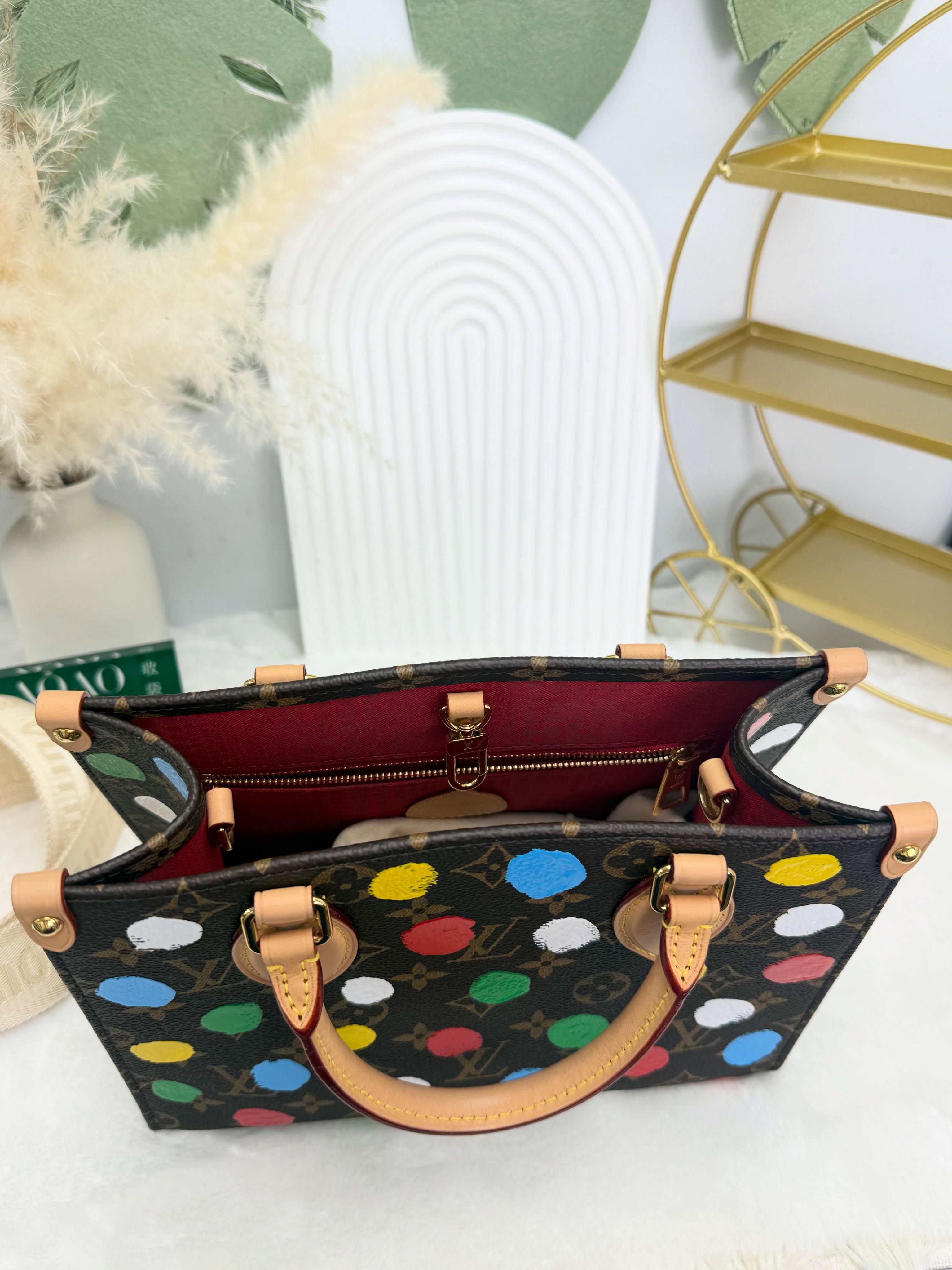 LV👜 PRE OWNED 🛍️草間彌生on the go pm 晶片款  有單 有塵袋 
