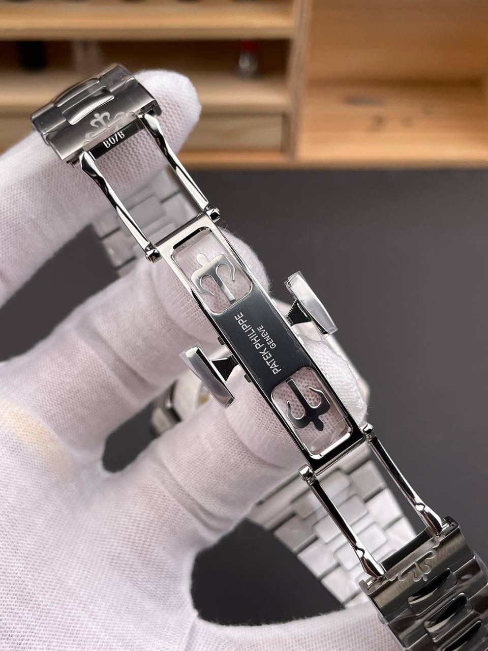 百达翡丽鹦鹉螺系列复刻男士腕表，绿色表盘，精钢表带