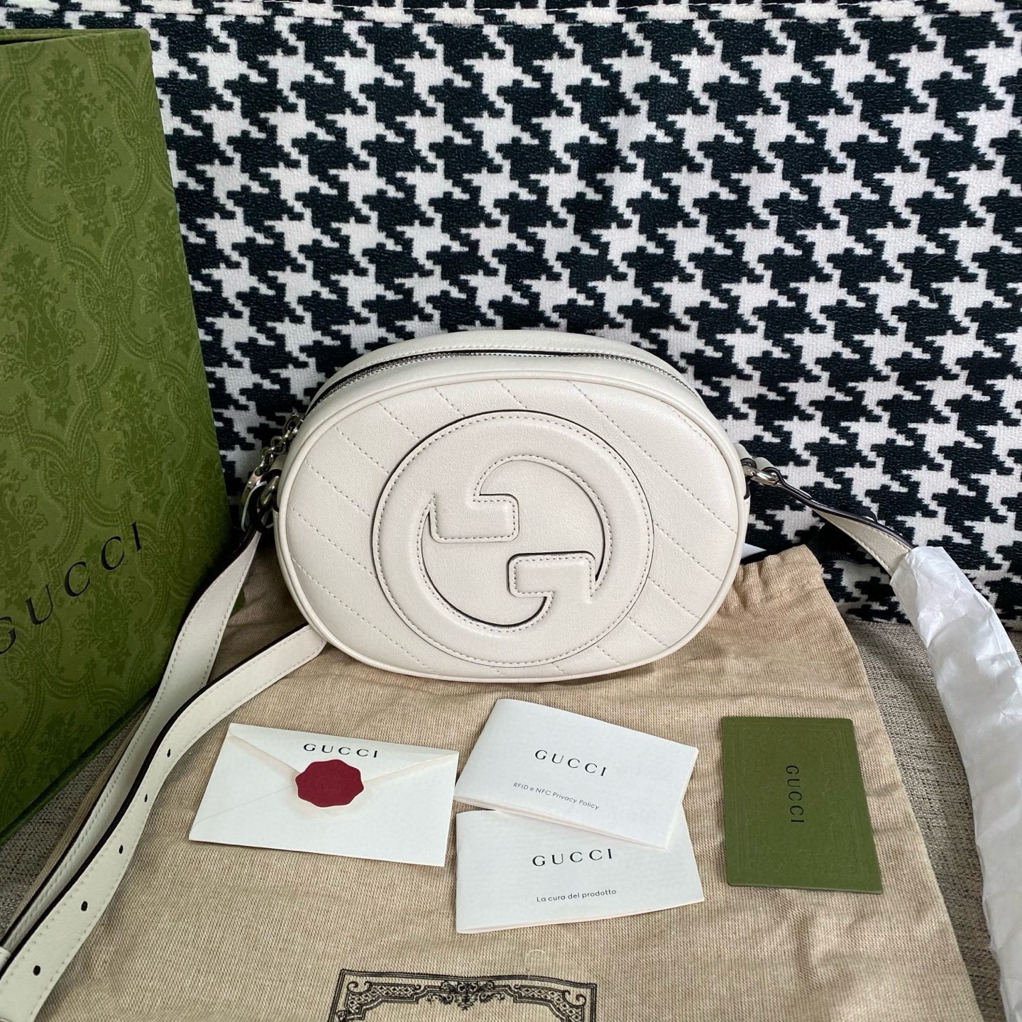 【預訂貨品】Gucci白色相機包👜黑標 