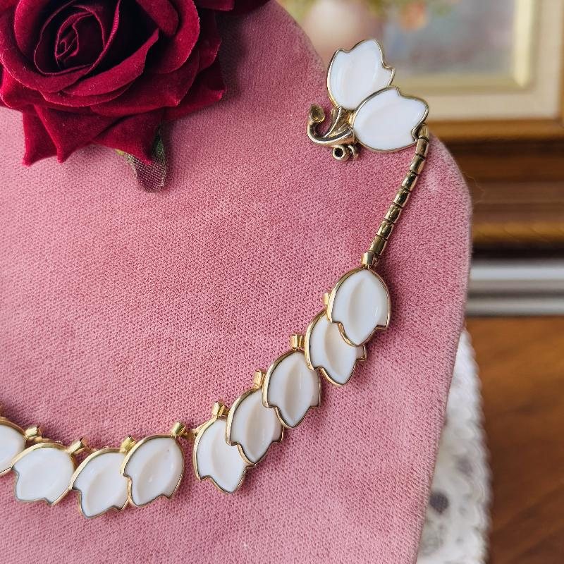 Rare! Crown Trifari 1951 Advert Piece Dogwood Milk Glass “Fashion Blossoms from the Garden of Jewels” series Necklace and Clip Earrings Set (MT2251)