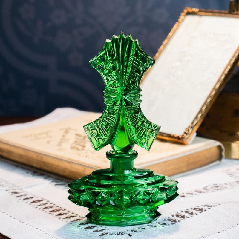 1960s Czechoslovakia Art Deco Inspired-Pattern Pressed Glass Vanity Perfume Bottle - Emerald Green (MW013)