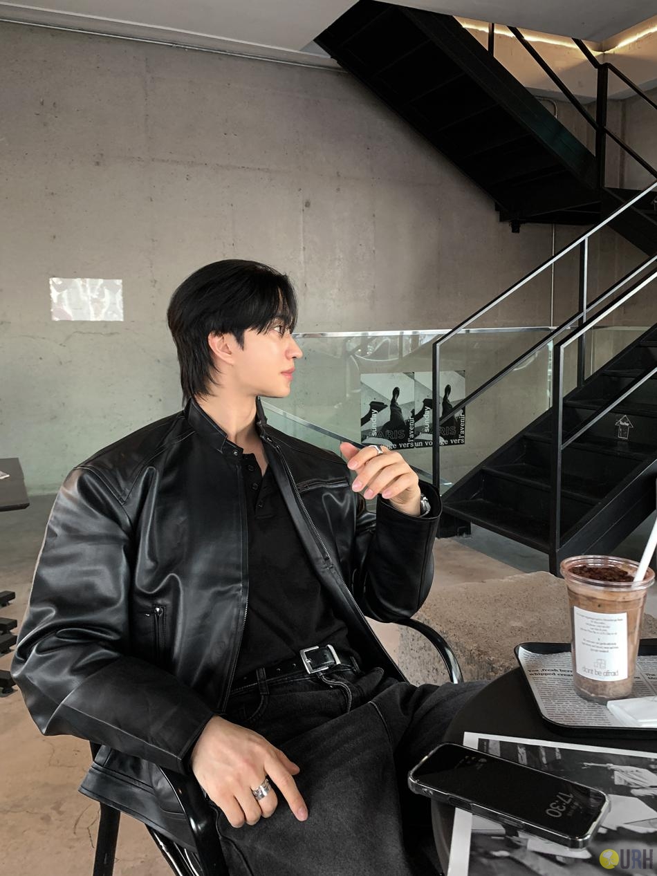 【100%保證韓國直送】俐落立領騎士短身仿皮外套 Biker China Collar Leather Jacket RL113974