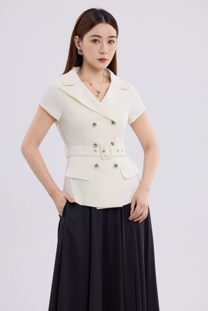 10141329 Monroe Belted Double-Breasted Blazer Top Product Description： A sophisticated statement piece inspired by classic power dressing, the Monroe Belted Double-Breasted Blazer Top