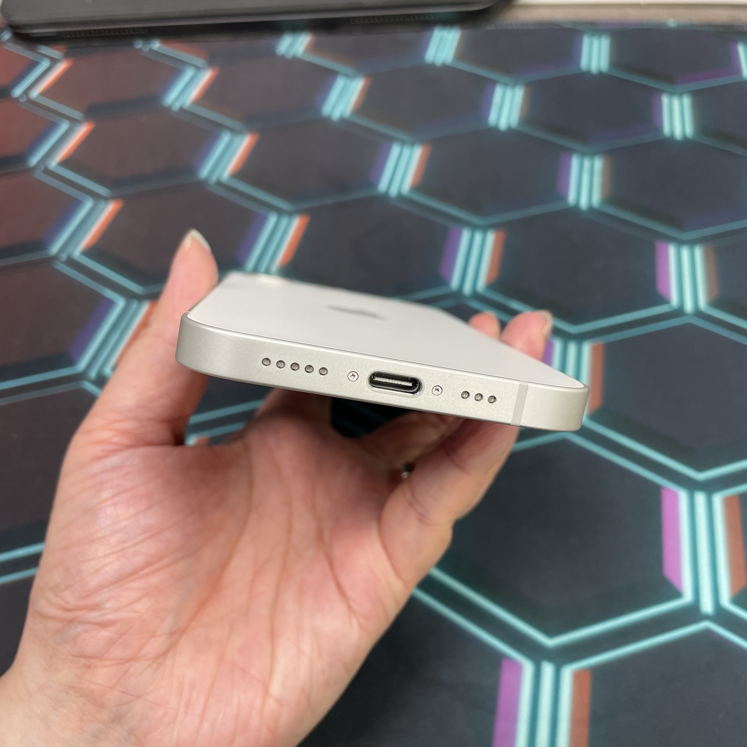 *8128 17e 完美機 256GB 電100 白色 white