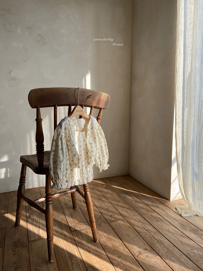 🇰🇷Anne shirley sleeveless 