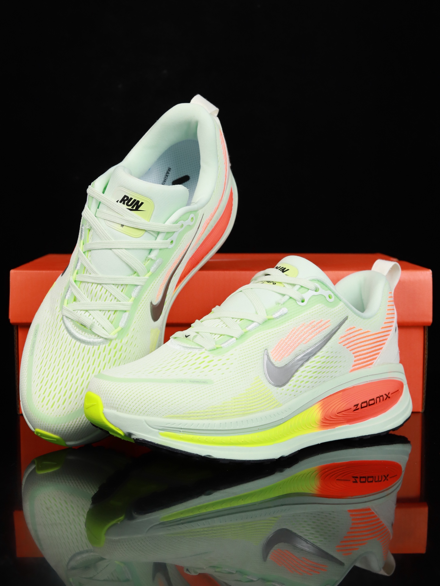 Nike Vomero 18 HM6803-300