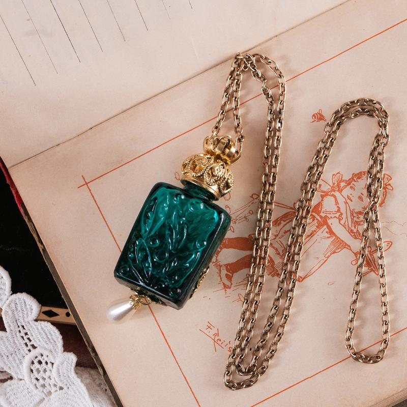 Vintage 3D Embossed Floral Emerald Green Glass Pearl Dangle Purse Perfume Bottle Necklace - Recomposed New Old Stock(MZ001-13)