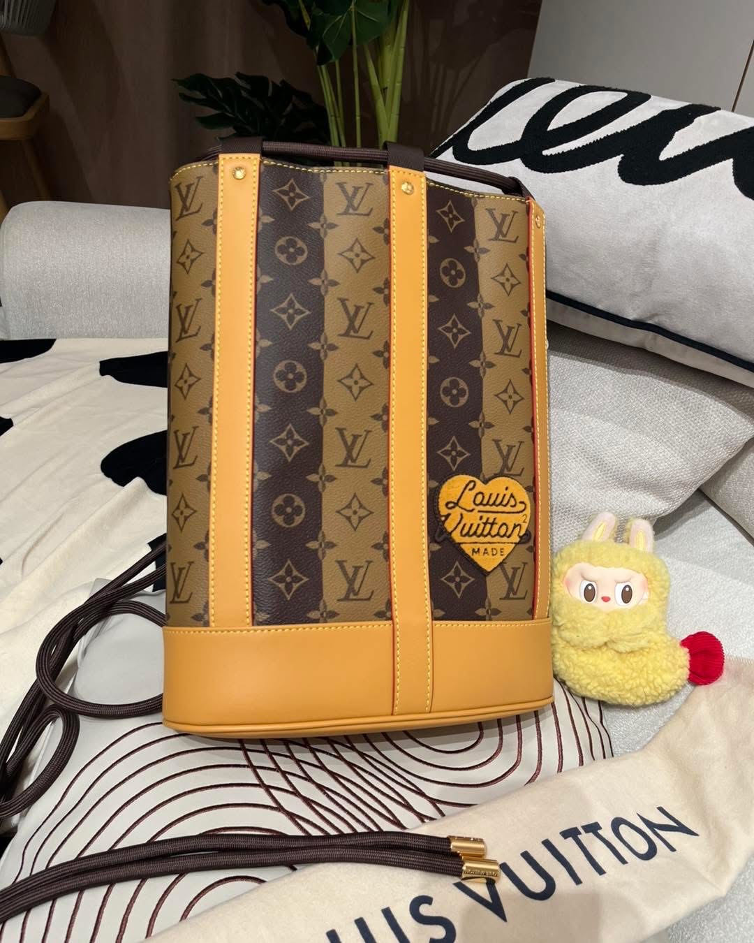 未使用品 LV x NIGO Randonee 聯名款水桶backpack 限量版 100%Authentic,未使用品 ✅塵袋