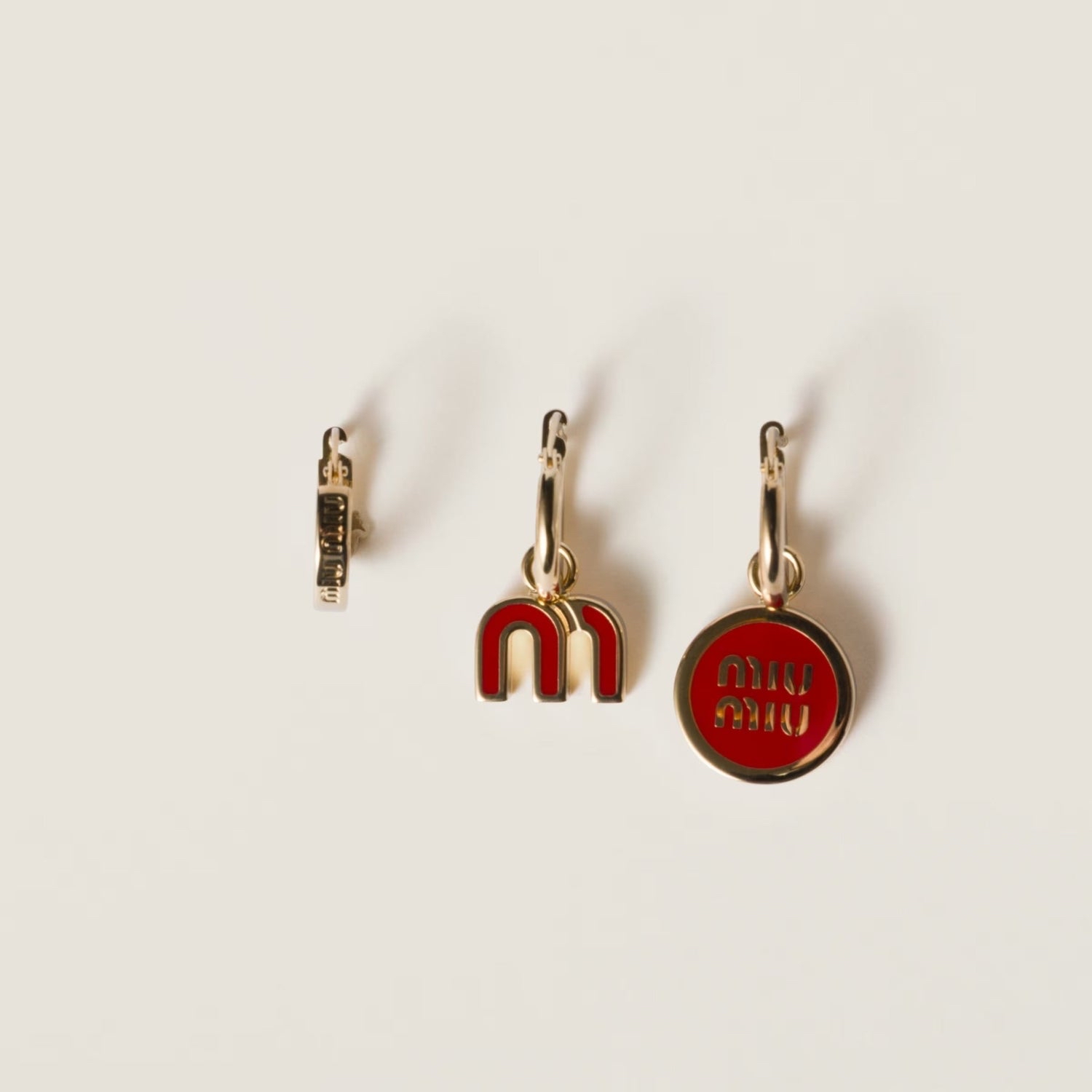 折扣優惠 🫧訂貨📮MIUMIU 1套3件耳環❤️