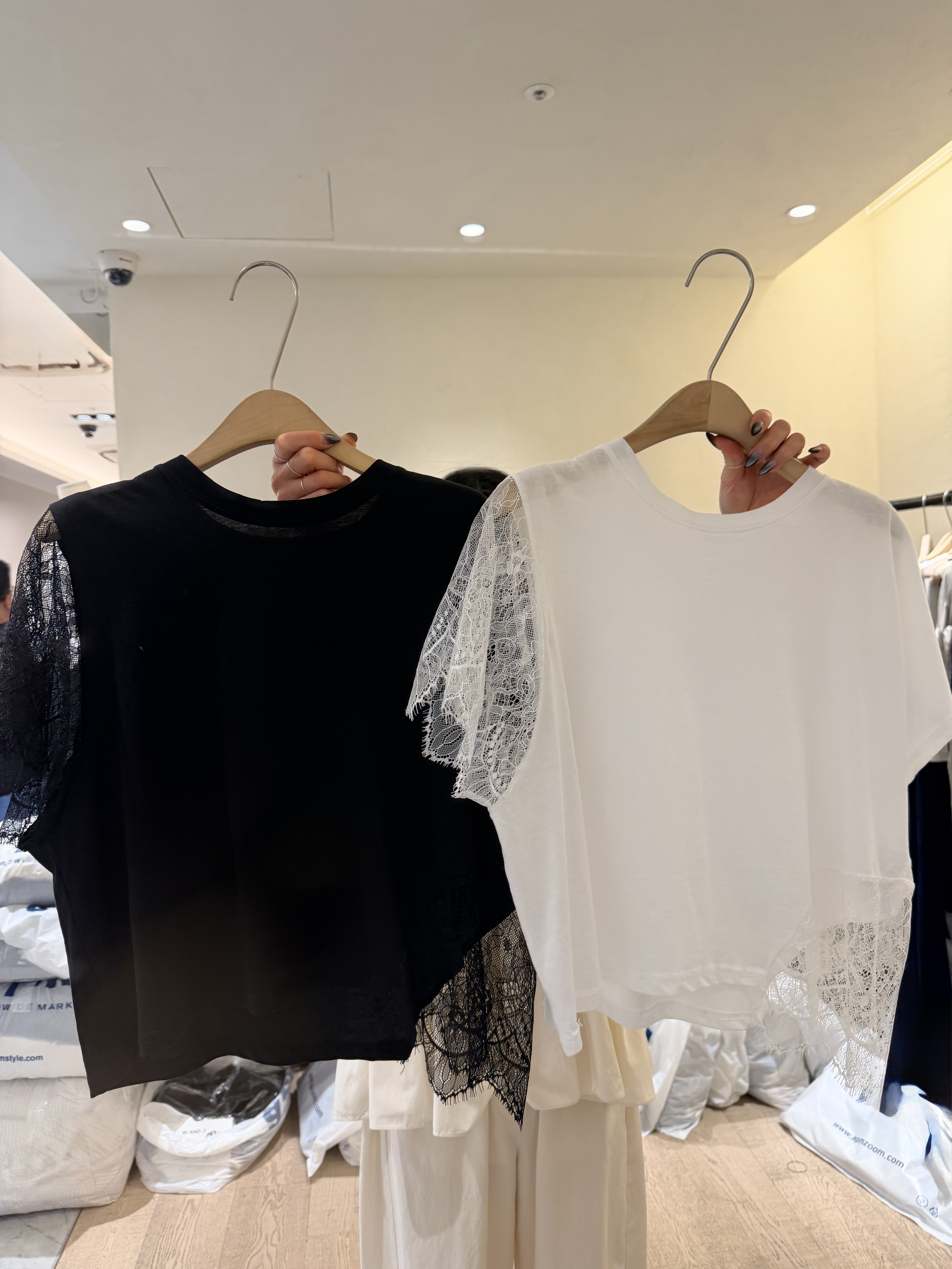 Soft lace tee