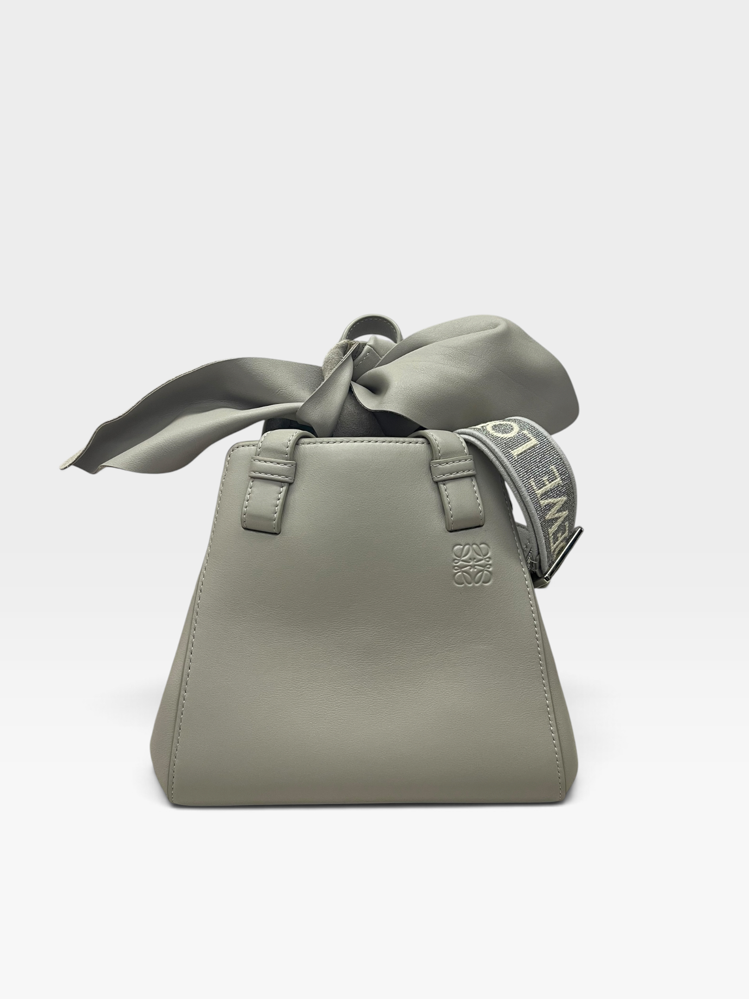 Pre-Owned LOEWE Hammock Nugget / Product Code: 093002