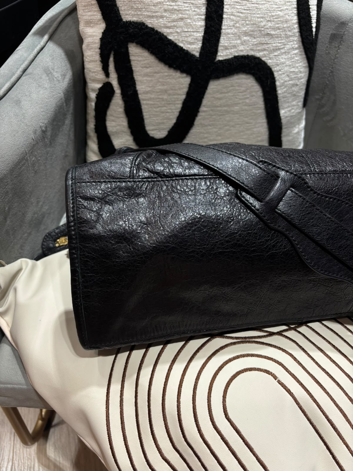 BALENCIAGA Giant Part Time 2 way bag 黑色牛皮金釘，100%Authentic, 98%New ✅mirror ✅Dust bag 