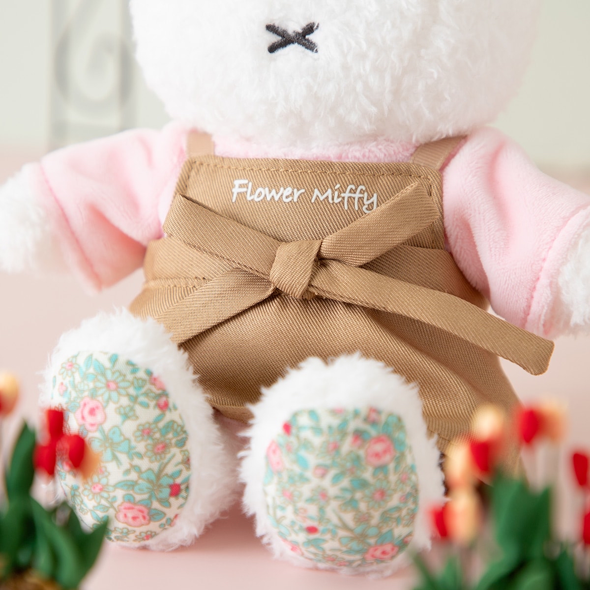 Flower Miffy 花藝師換衫公仔