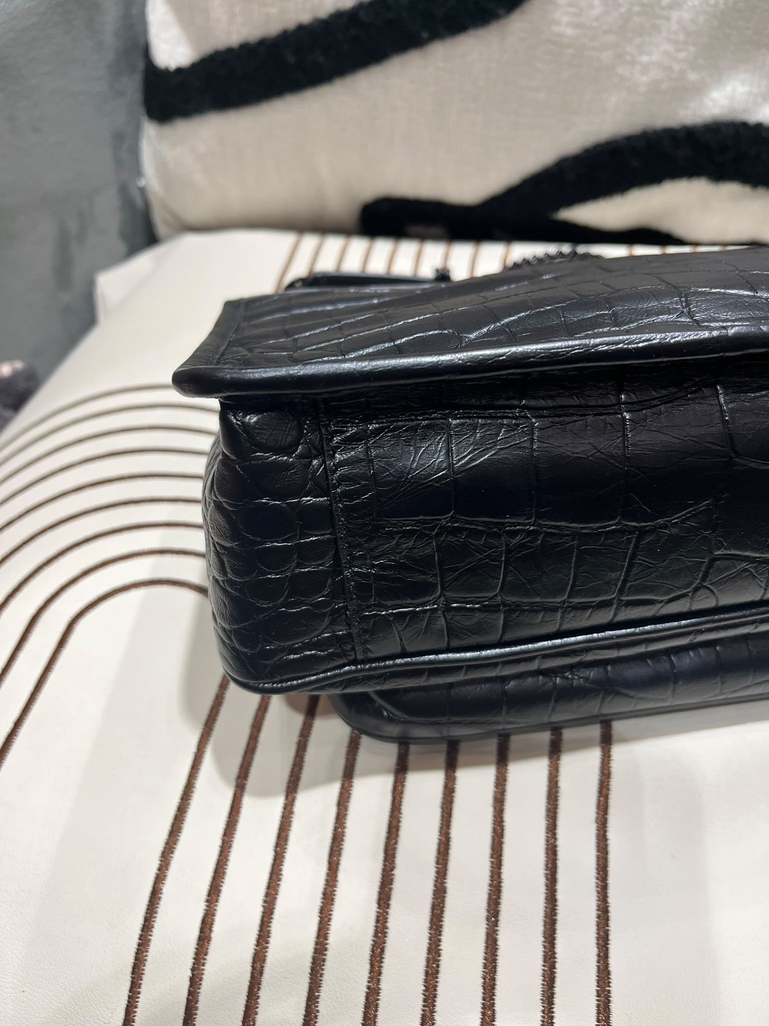 YSL Niki baby黑色鱷魚壓紋 Shoulder bag 100%Authentic, 98%New ✅Dust bag
