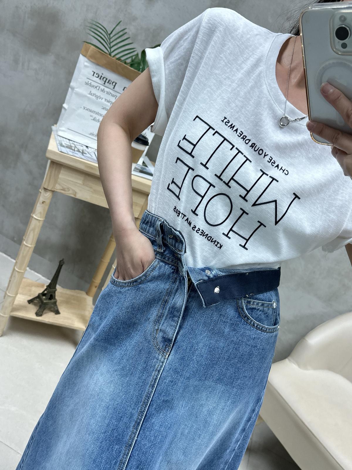 H02 立體字竹節棉打褶Tee