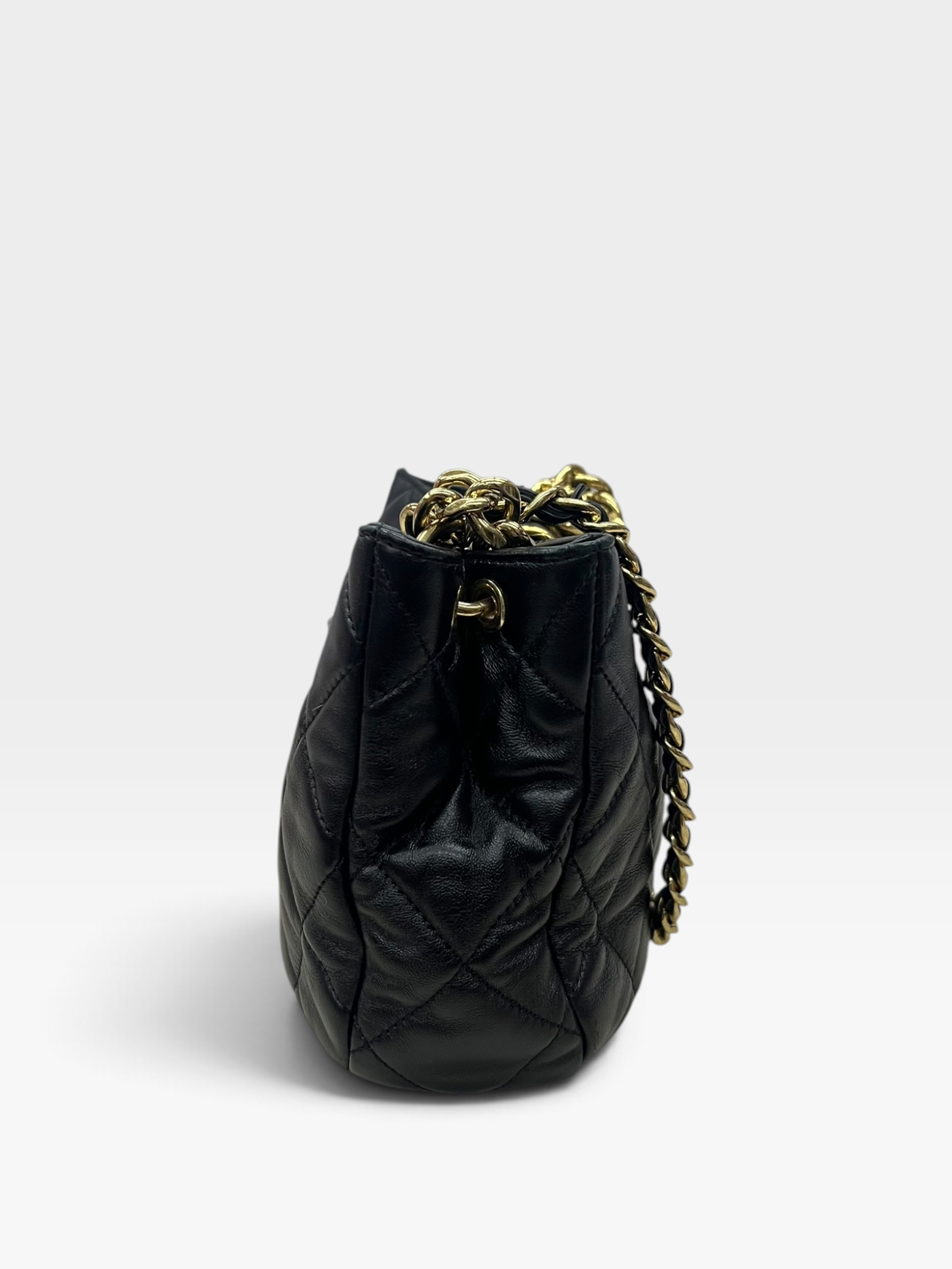 Pre-Owned CHANEL Hobo Handbag / Product Code: 092509
