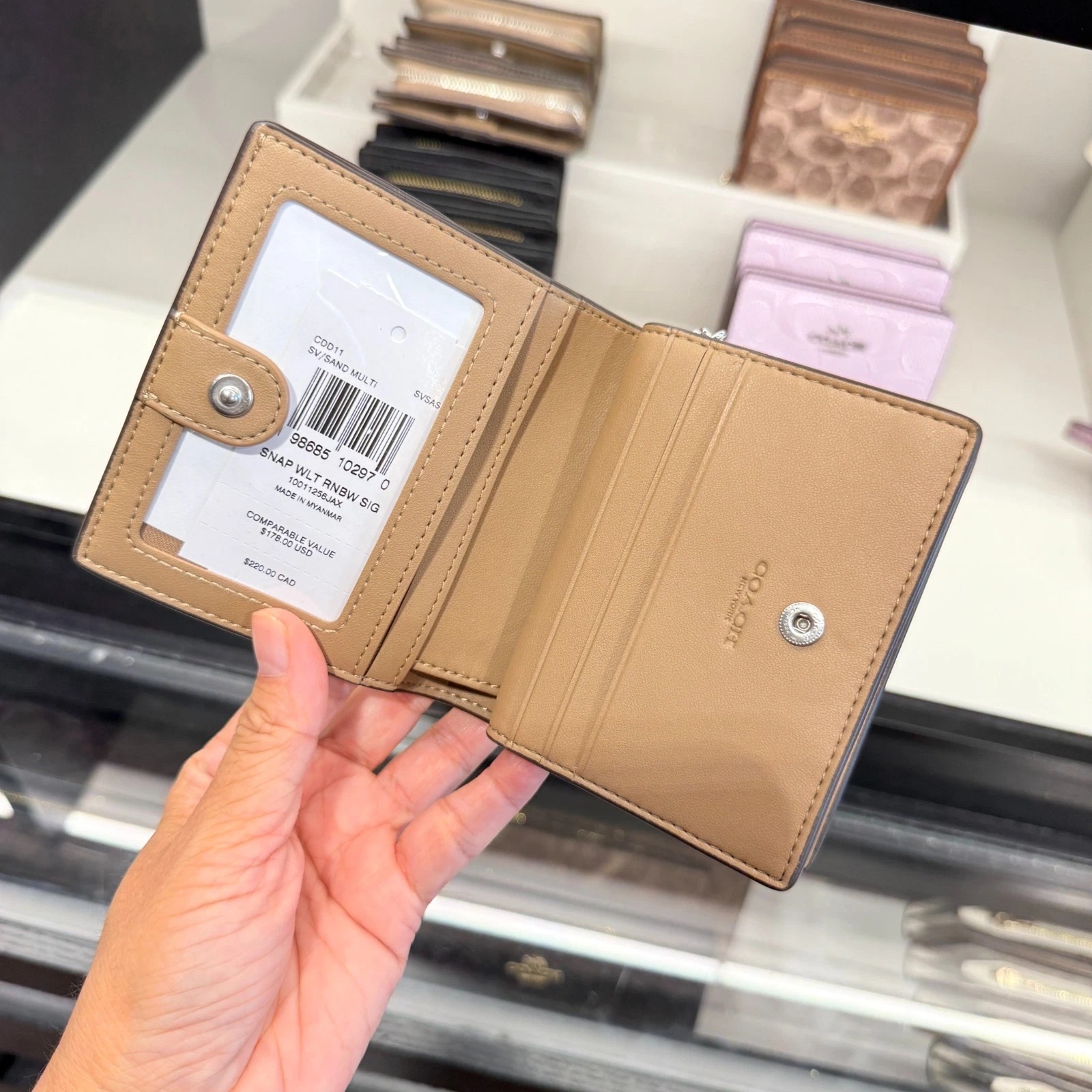 ✈️🇨🇦🇺🇸淡淡嘅彩色Signature C  pattern Coach Outlet 細銀包👛現貨🌈