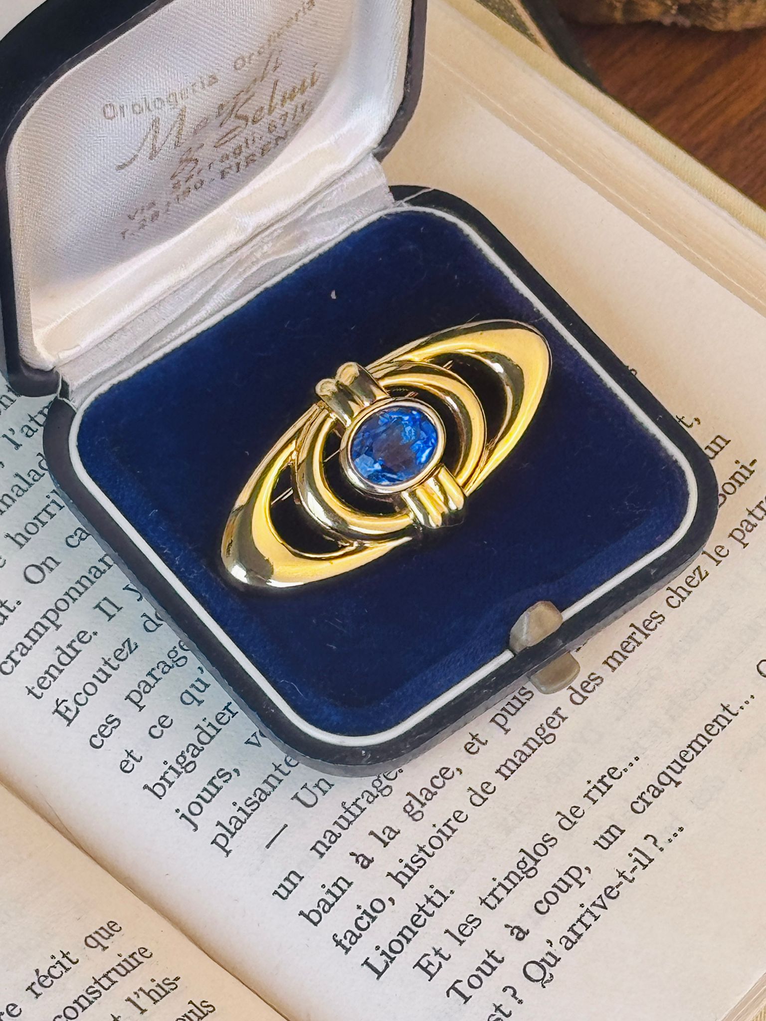 Vintage Royal Blue Glass Oval Shape Brooch (MT2589-15)
