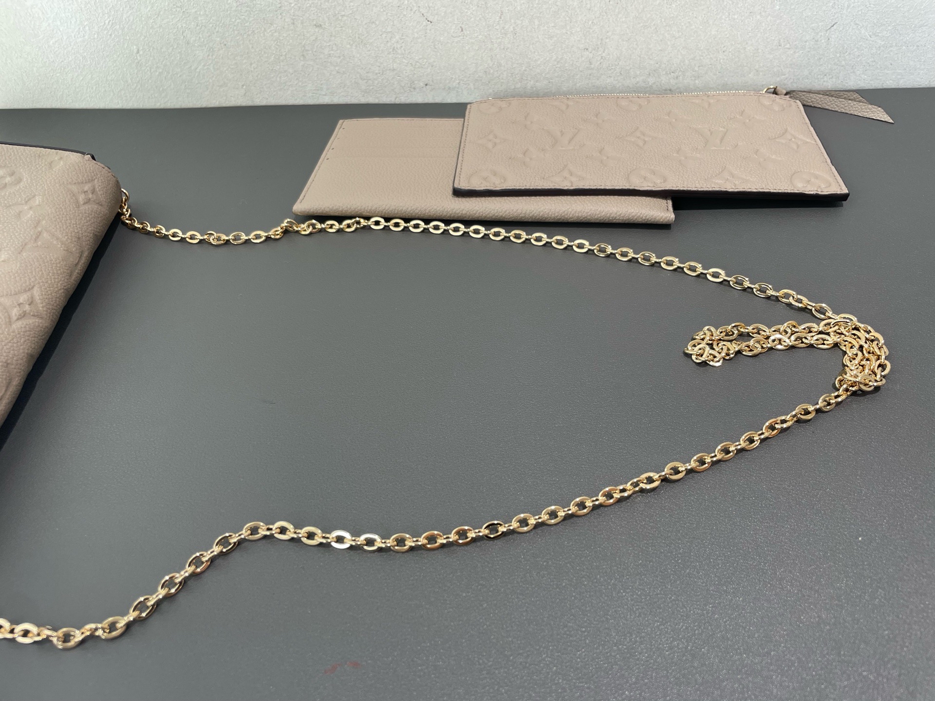 【預訂貨品】LV 全皮灰色 三合一woc