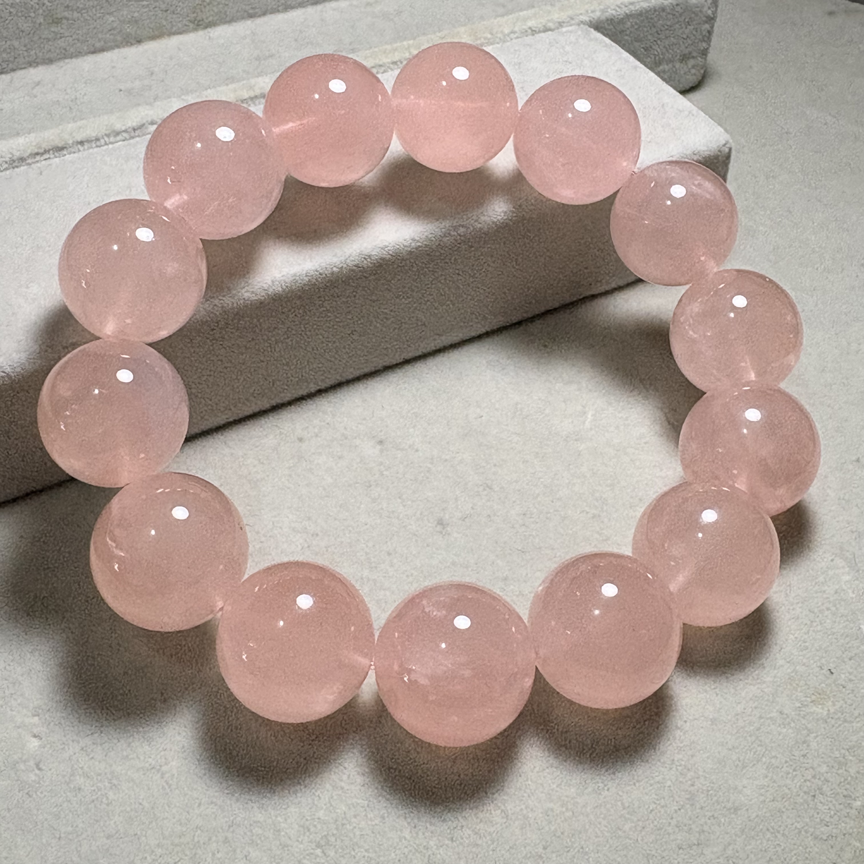  【人緣】馬粉晶手串 No.4563 l規格：15.5mm珠17cm手圍｜附送證書