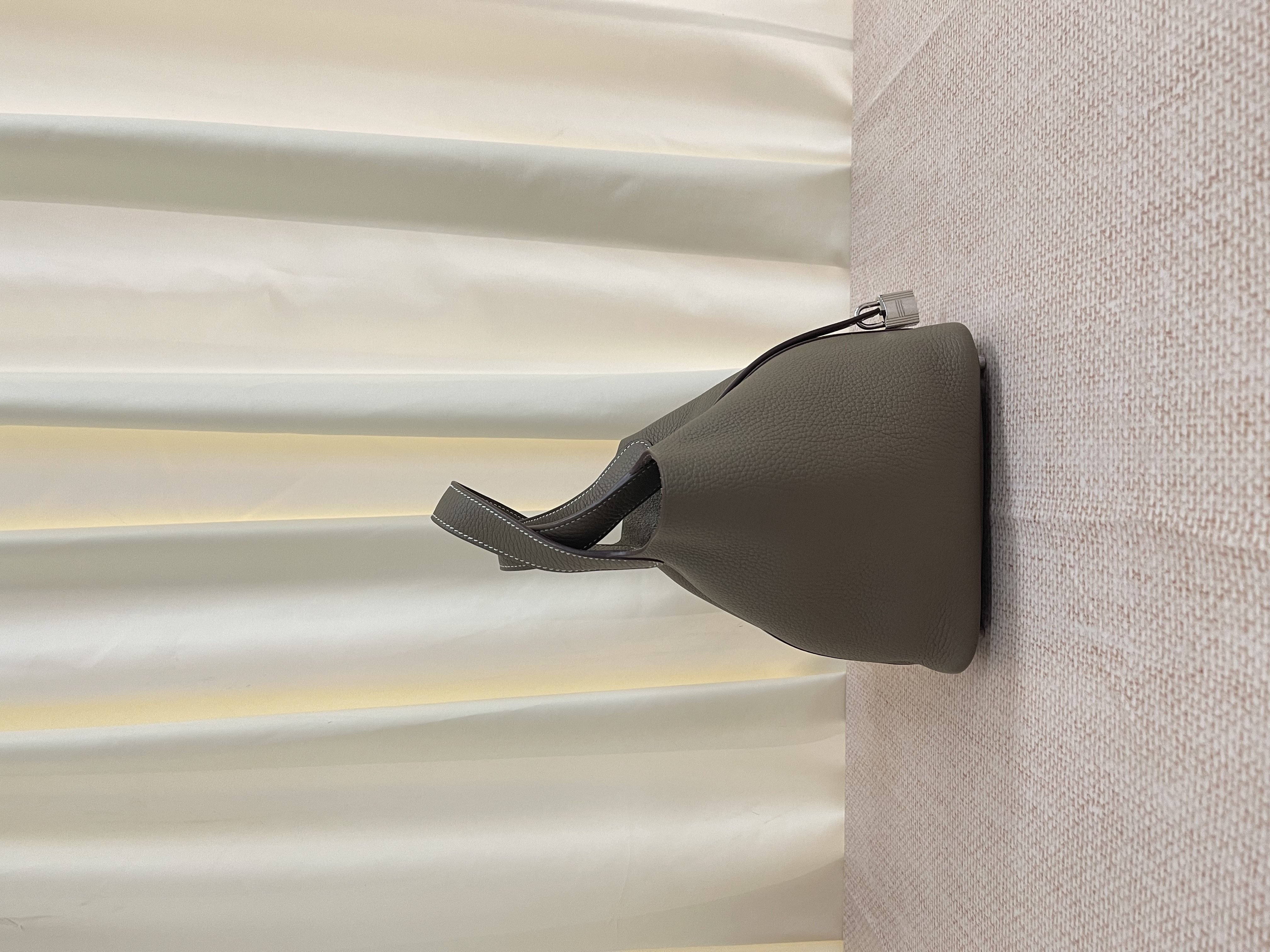 Pre-owned Hermes P18/ Stamp Y/ Product Code: 26042702