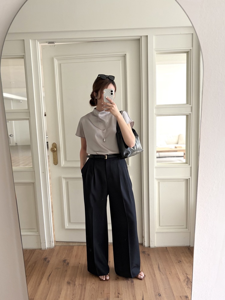 Timeless Pleated Flow Pants (Navy)