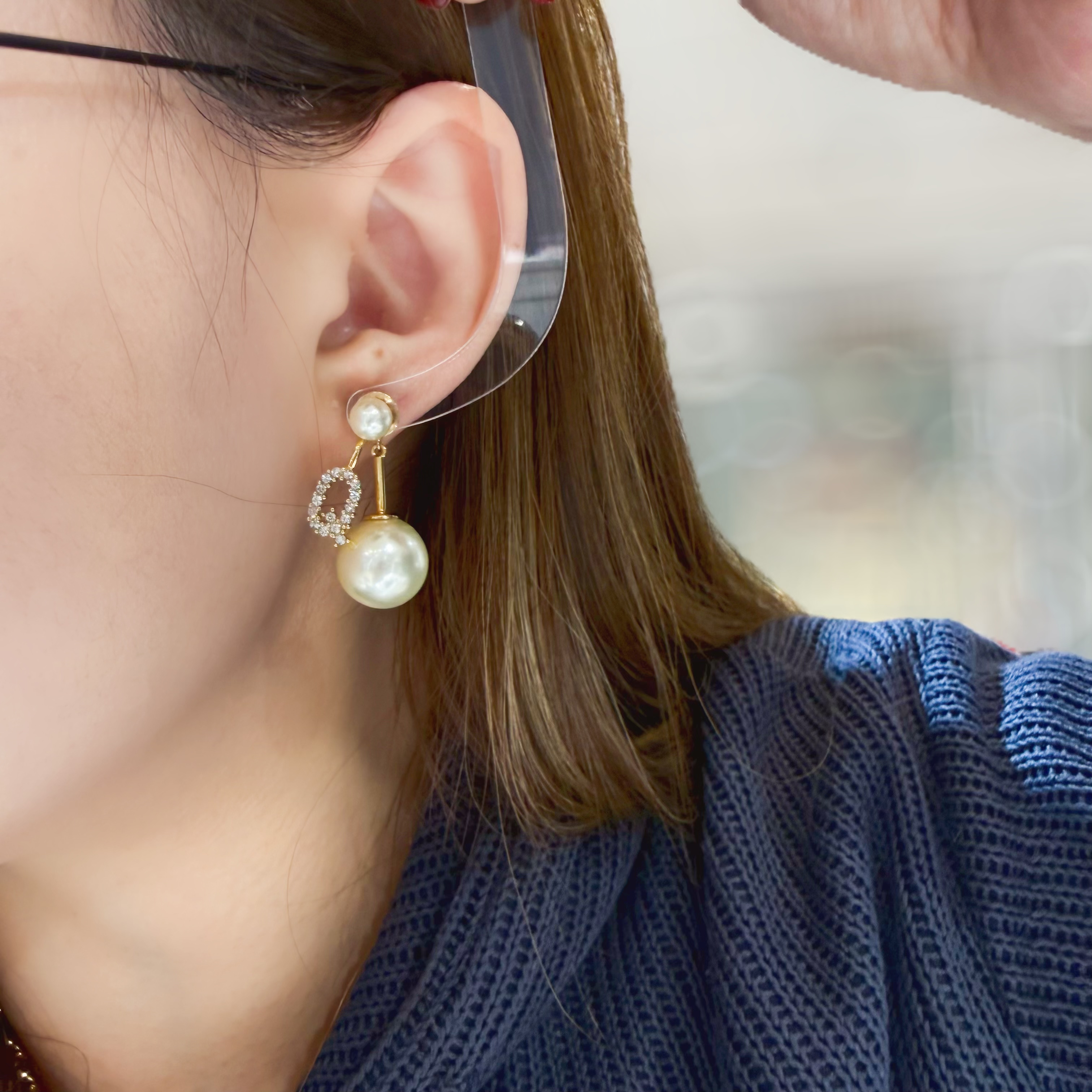 Dior earrings pearl/Q