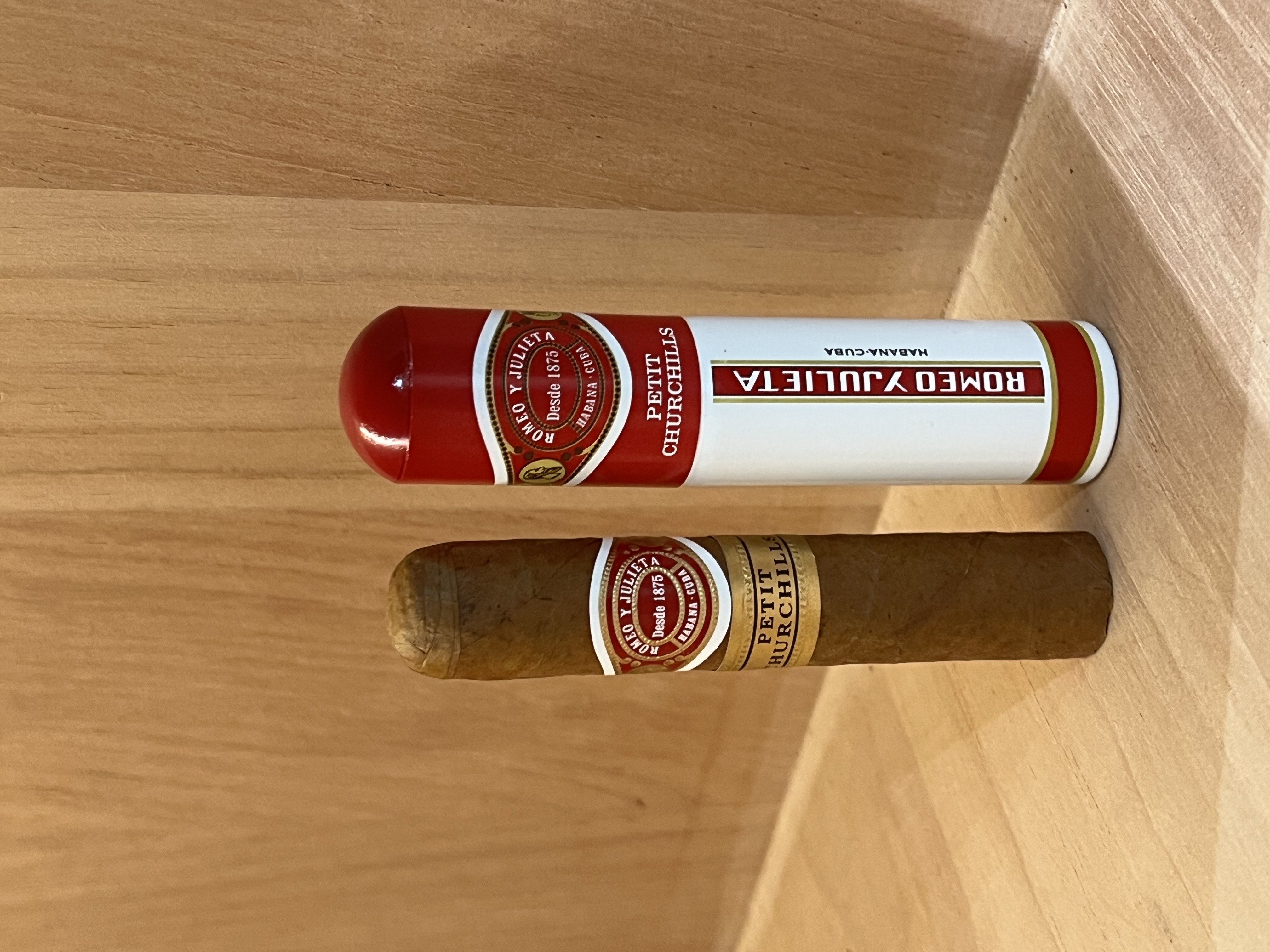 ROMEO Y JULIETA羅密歐小丘吉爾鋁管 （單支）