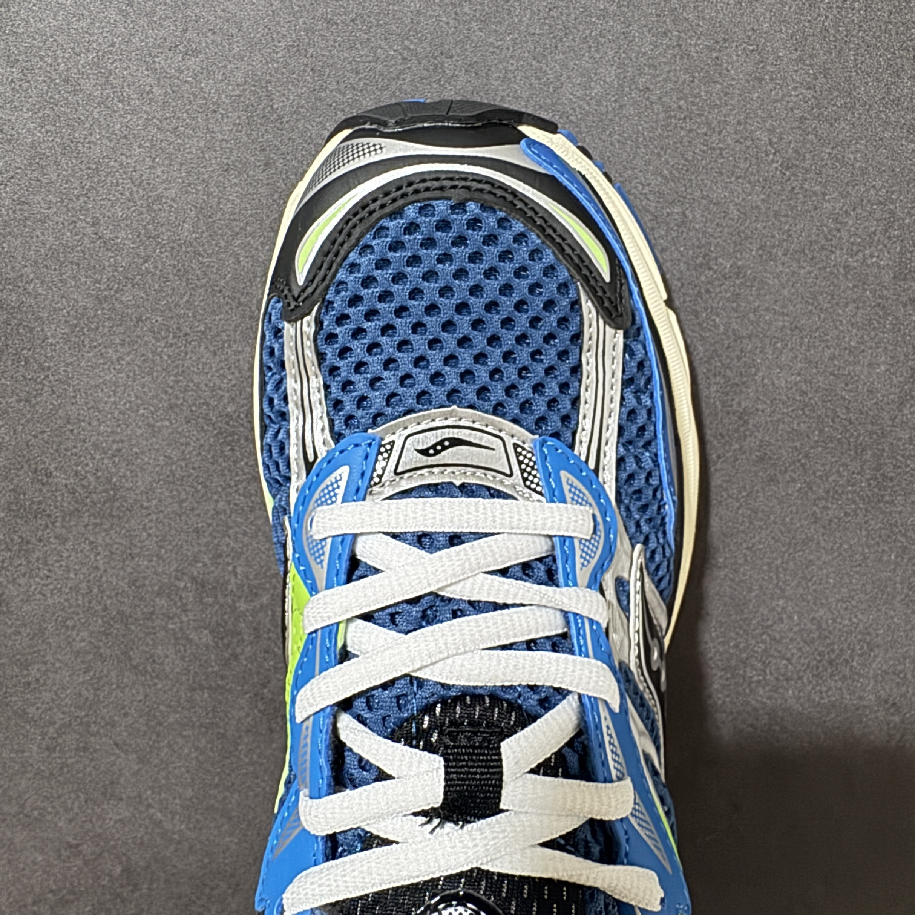 Saucony ProGrid Omni 9 OG