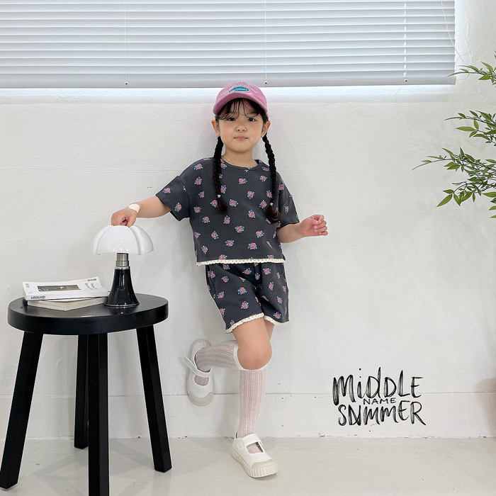 🇰🇷middle name tee