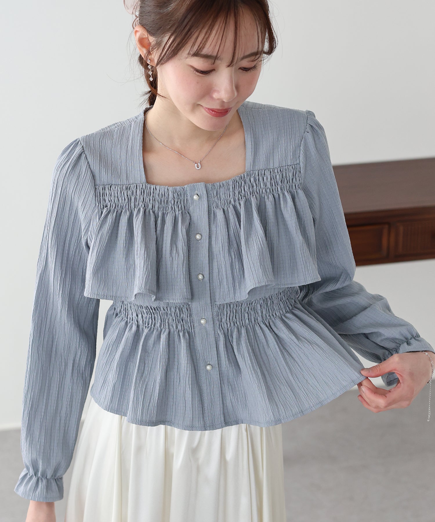 <JP> 後蝴蝶結🎀 小方領 Pearl Ruffles Blouse* 3色入 <預購>