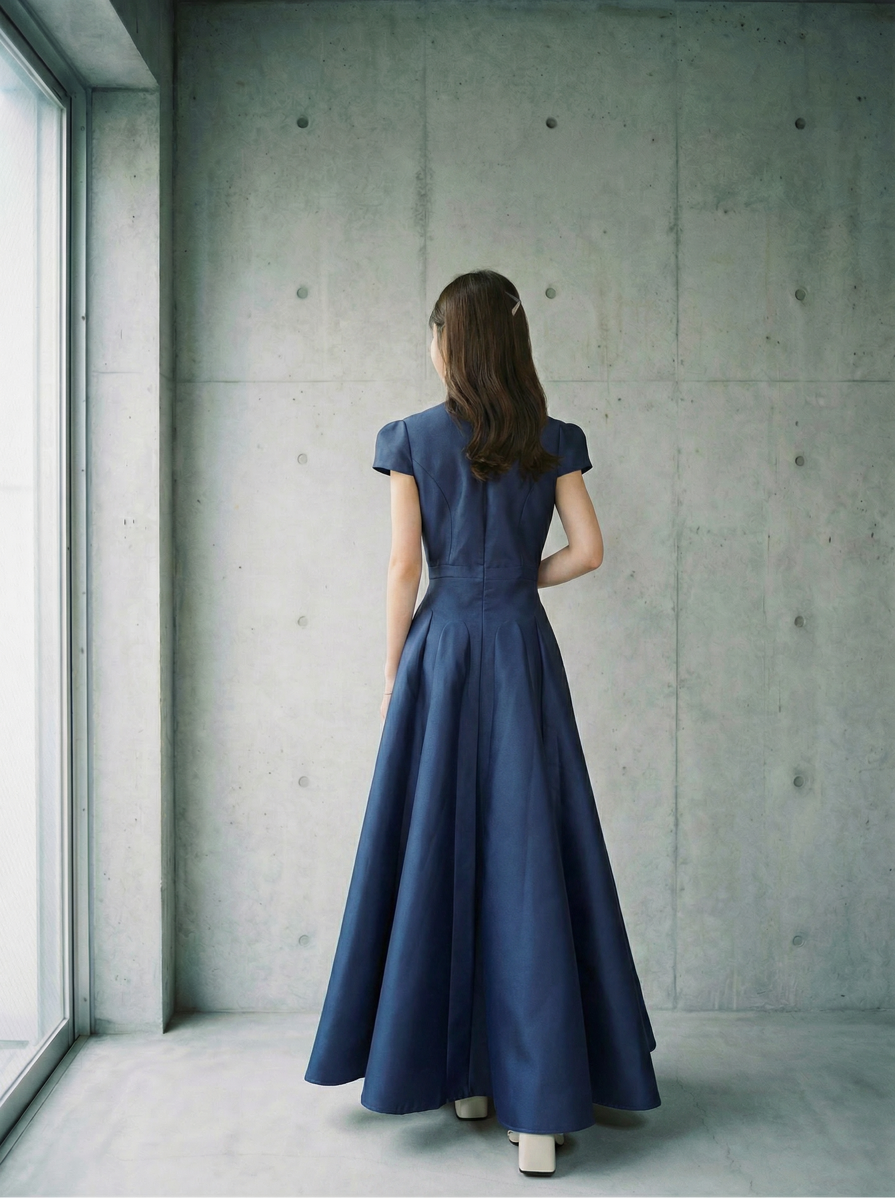 優雅V領A字連衣裙