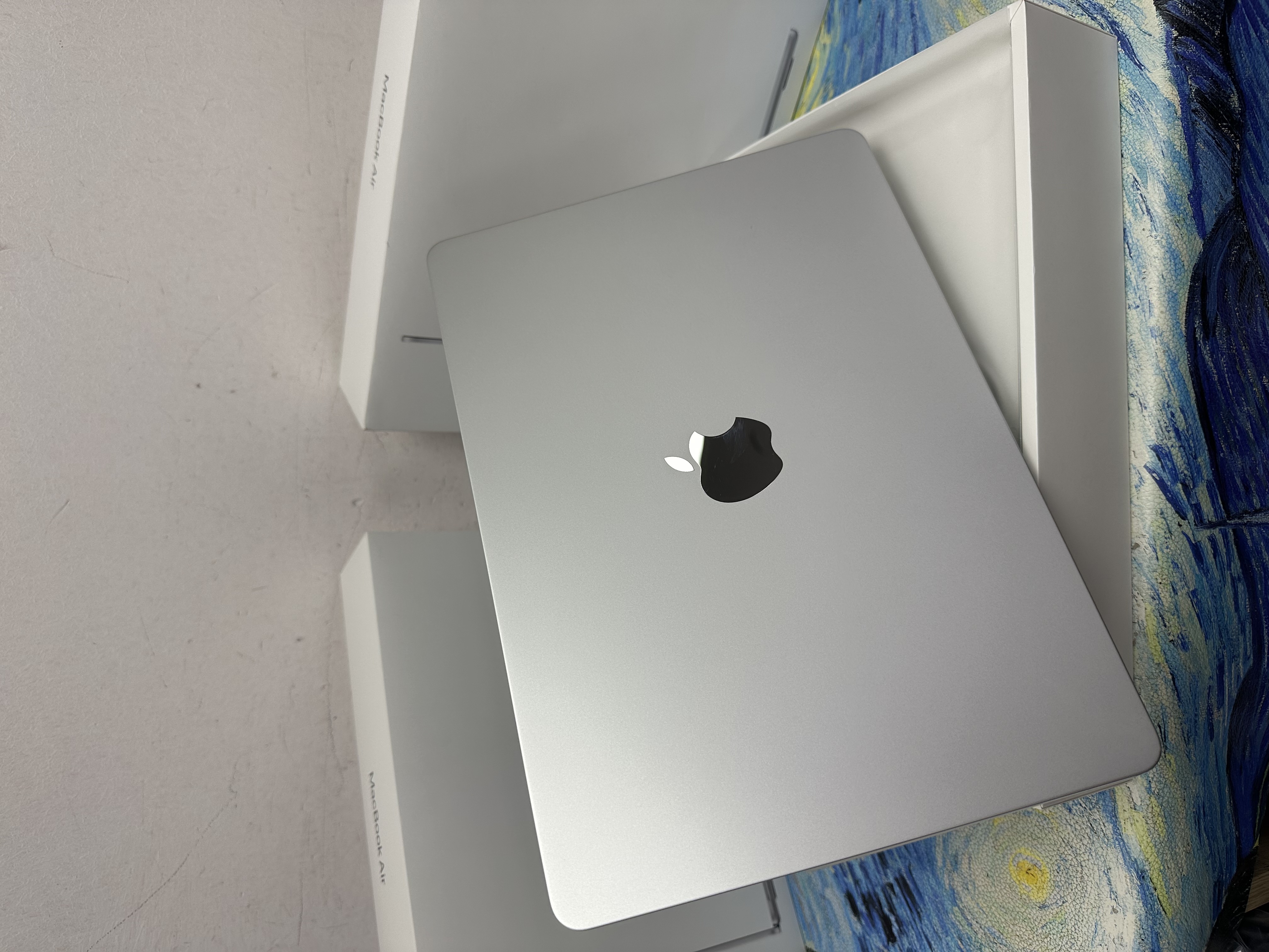 全新/完美機MacBook M5 Air )APPLE  MacBook Air M5 2026 M5 CPU/ 16GB Ram/512GB SSD/8核心GPU/Liquid Retina Mon/13吋/銀色/Gaming Laptop / Notebook / 超強續航能力/ 原廠保養/ 文書機 / 畫圖 / 剪片 / Movie / Netflix / 香港行貨✨/ Silver 