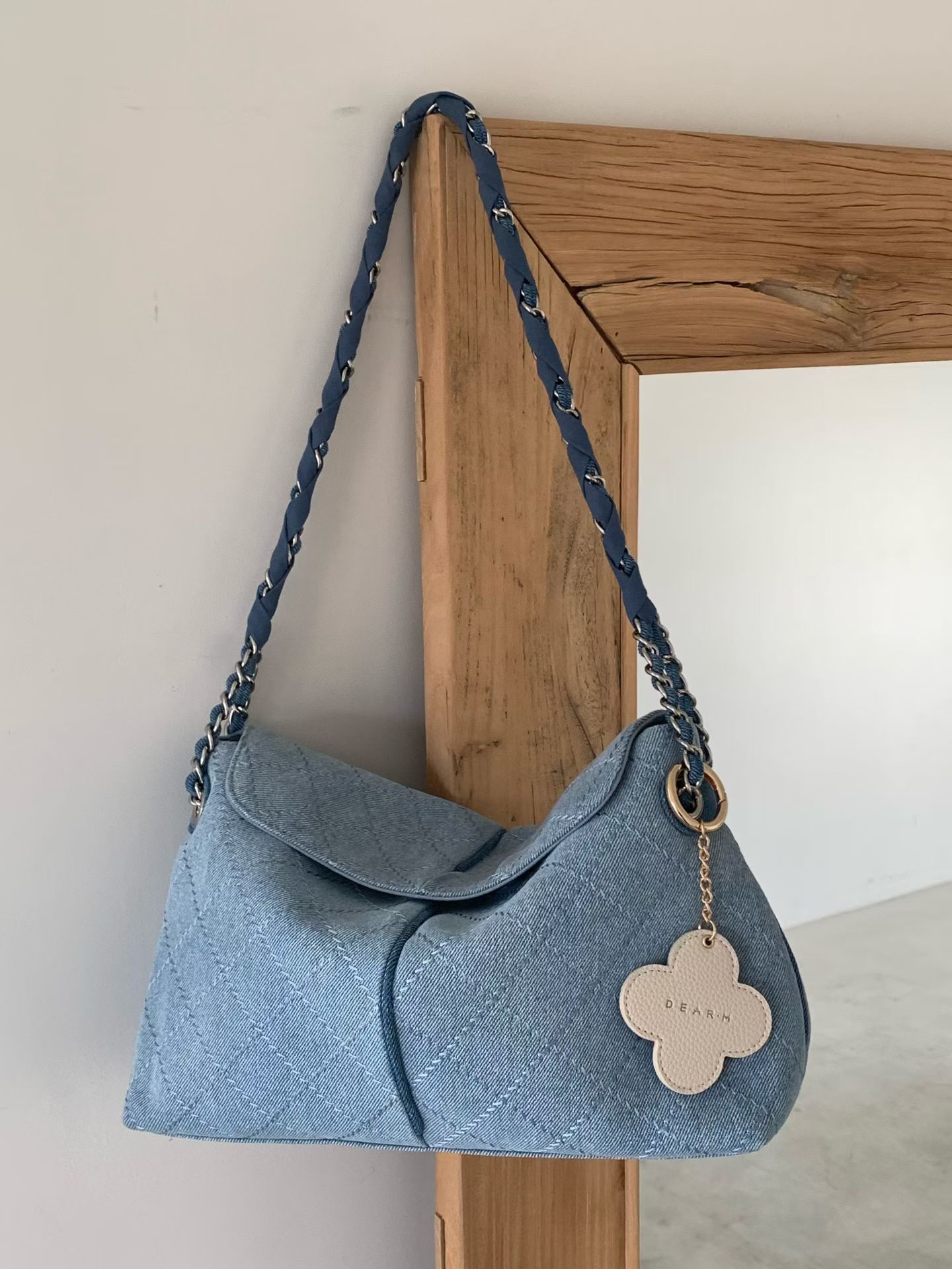 小香風菱格紋牛仔包包