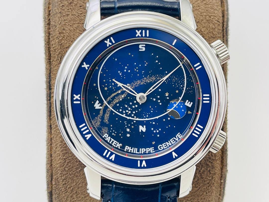 V4升级版 市场最高版本 功能跟正品一样 百达.翡丽星空升级终极版！升级细节： 1⃣️做到了跟正品满天星自动转的功能！ 2⃣️升级日历的排法和正品一样的顺序！ 3⃣️直径42毫米，厚度11毫米！ 4⃣️最大亮点：百达.翡丽星空里的月亮会根据天空上的月亮变化而变化！根据天空上的月圆月缺搬（初一月弯弯初十五月圆）到手表上了！