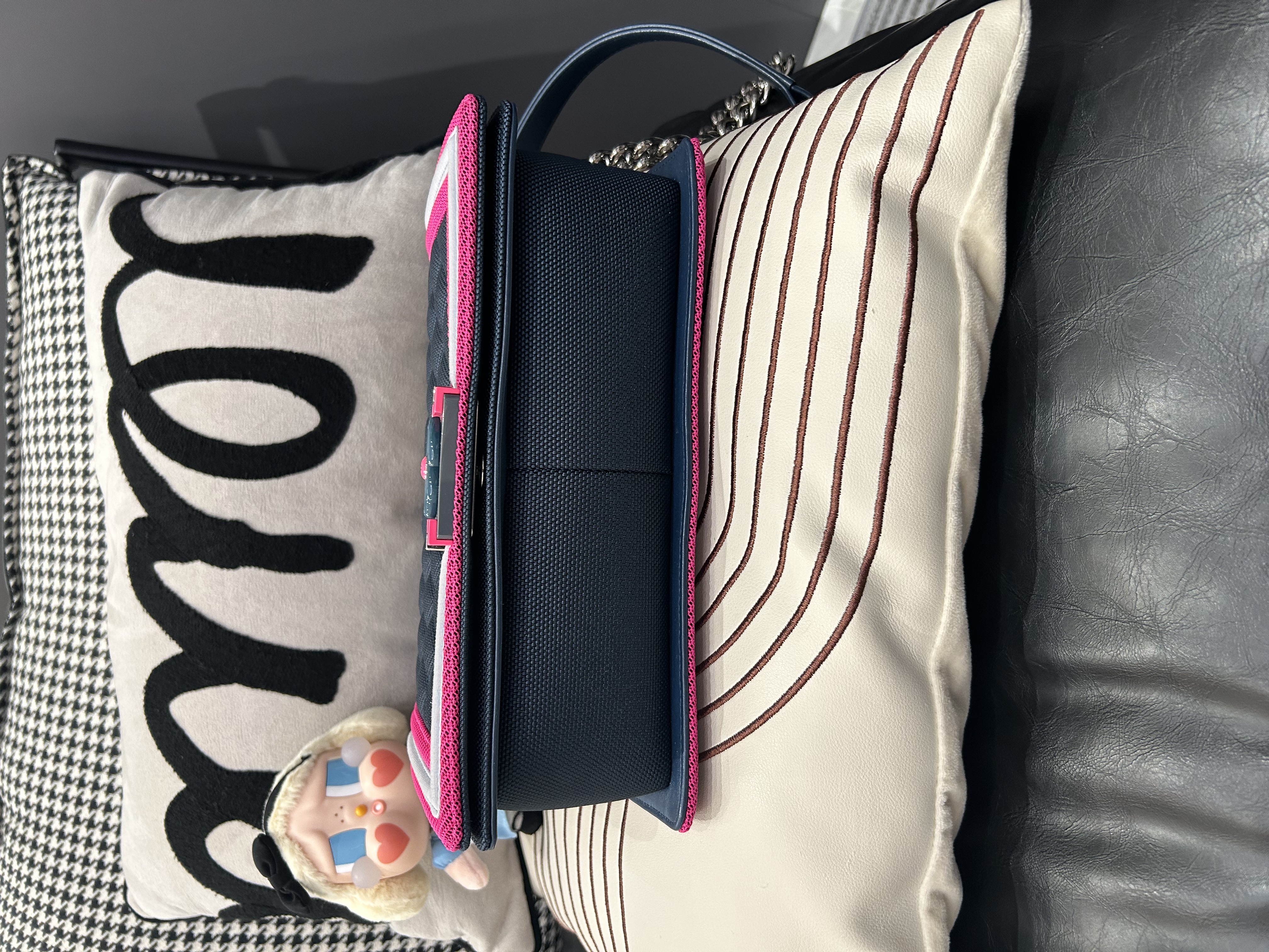 Chanel boy Chanel 25cm flap bag 100%Authentic,98%new ✅22card✅dust bag✅box