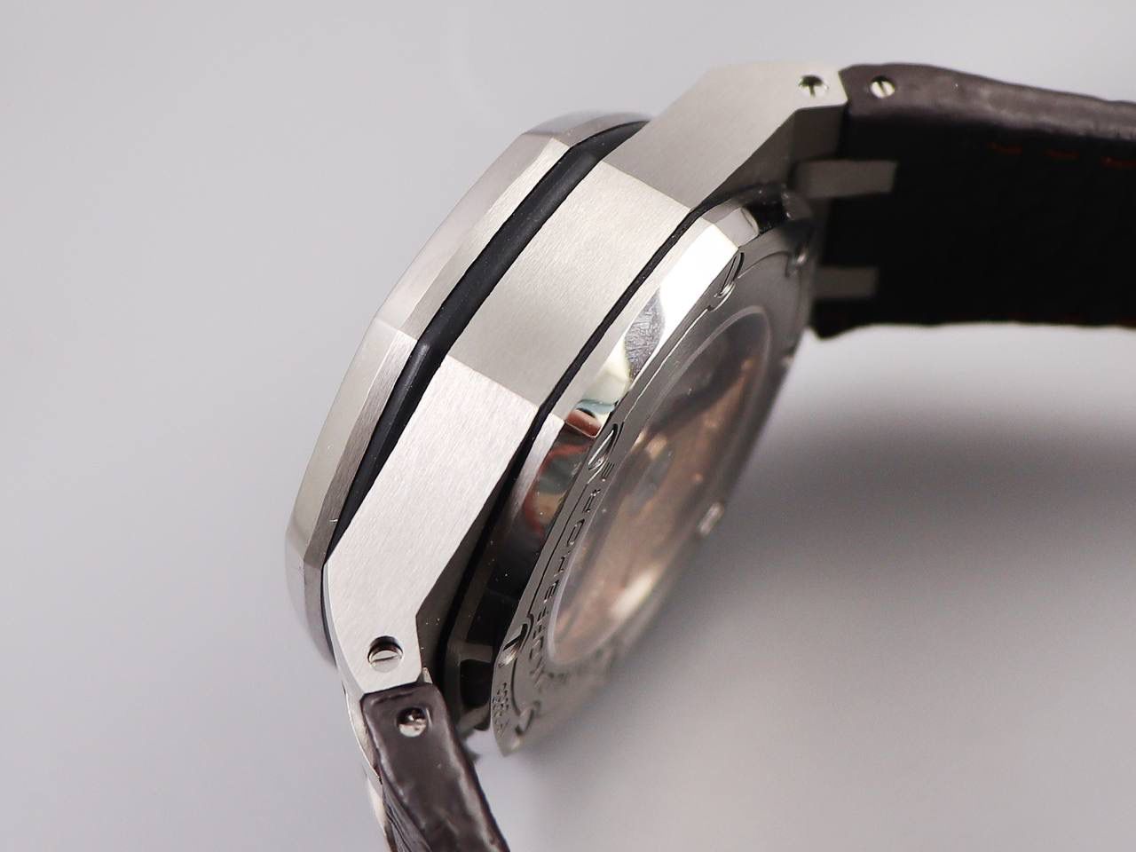 A P2018＂12H计时系列🔥A P26470棕色＂哈瓦那＂42毫米计时码表系列。机芯搭载订制版3126计时机芯！市面最高A P12H版本🔥🔥