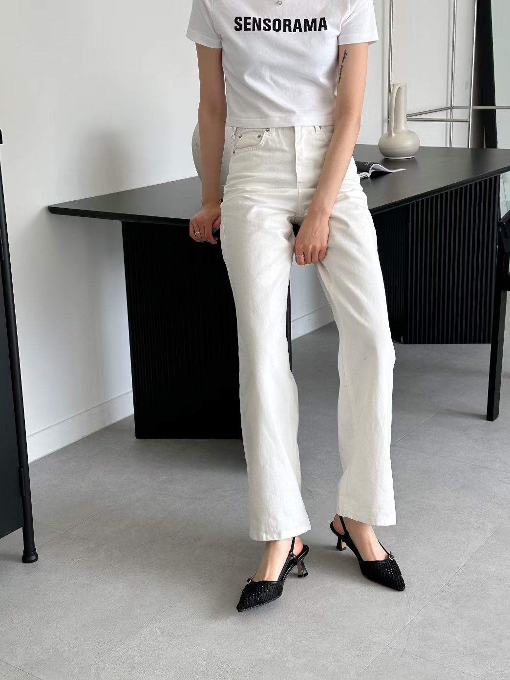 Cross straps heeled sandals 