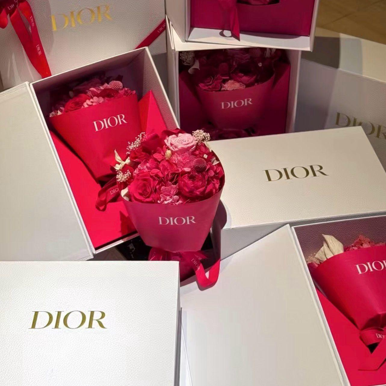 2026 情人節 七夕 Dior永生花裝飾 🥰有盒 🌸🌸