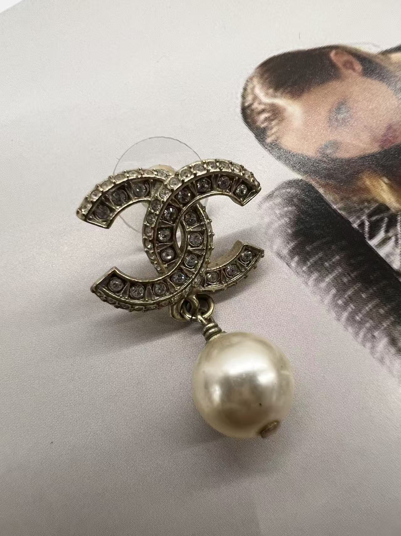 Chanel Gold Pearl Earrings
