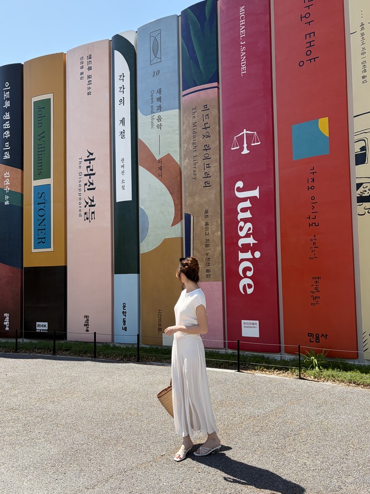 Elea Ribbed Flowy Dress (Ivory)