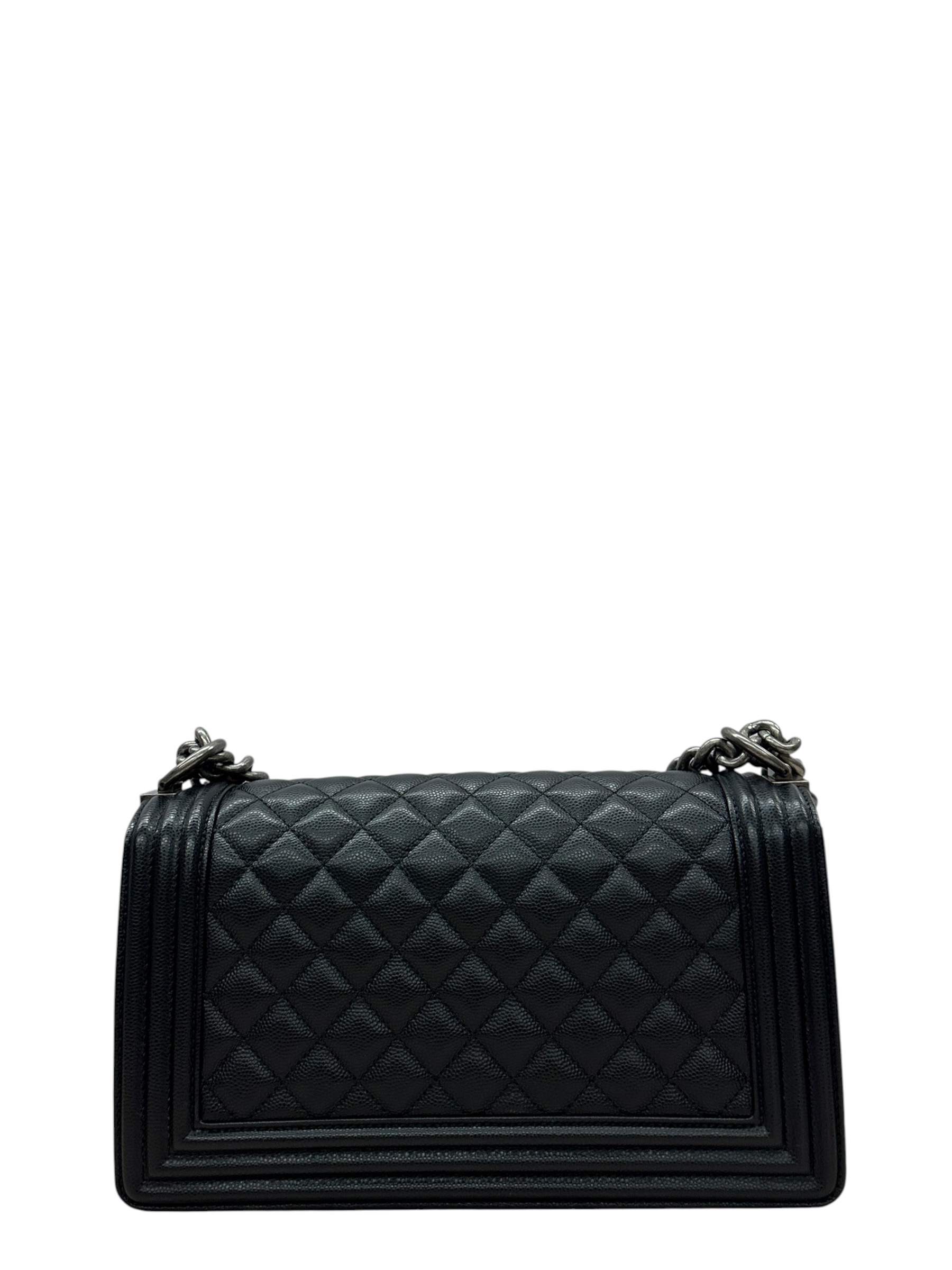 Pre-owned Chanel Boy 25 Handbag Calfskin / Product Code: 082104