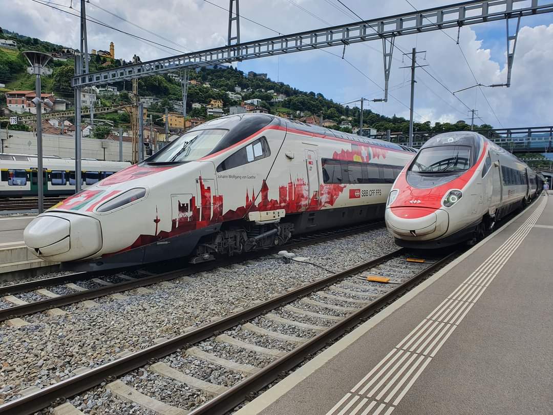 SBB RABe 501 Giruno High-Speed Rail Car Train Trix 25810 5 car/pack