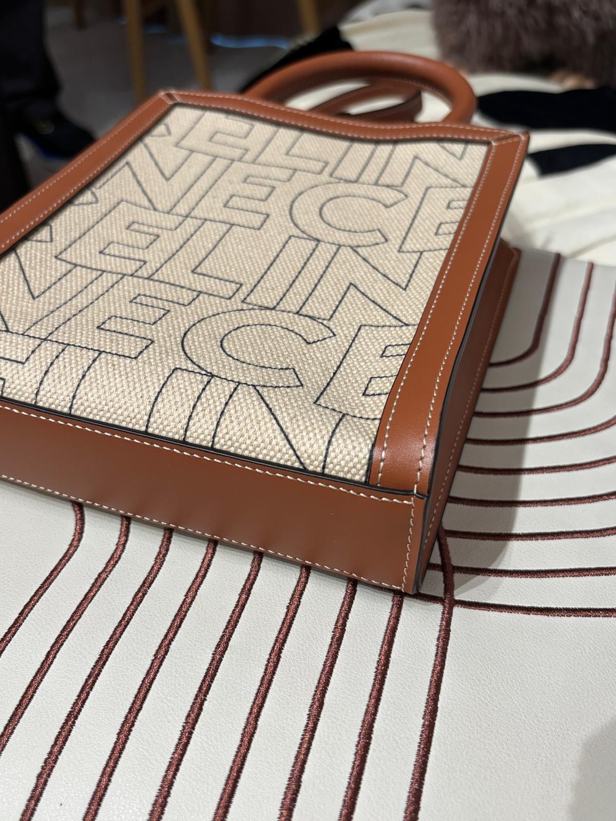 全新 Celine mini vertical cabas 100%Authentic,100%new 全新貨品 ✅收據✅塵袋✅booklet ✅paper bag