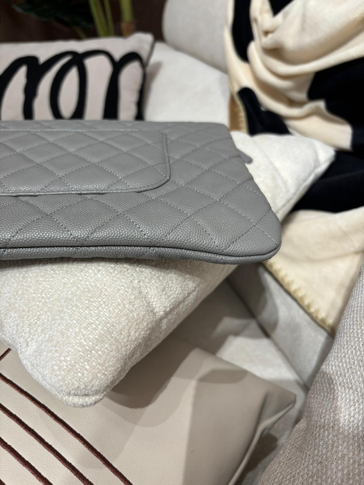 Chanel clutch 晶片灰色荔枝牛皮 100%Authentic , 98%new ✅晶片貼✅dust bag✅box 