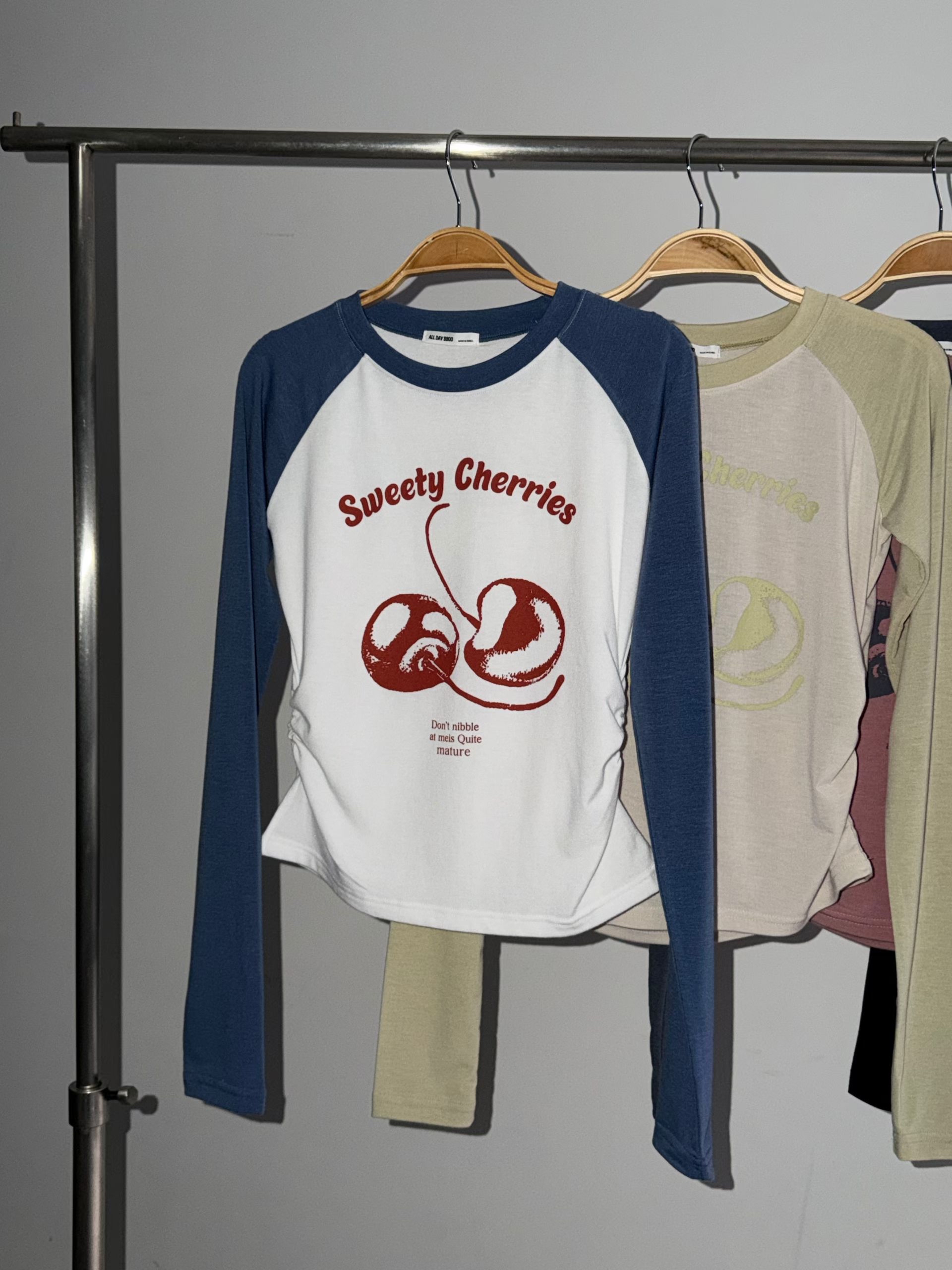 韓國車厘子撞色牛角袖薄Tee